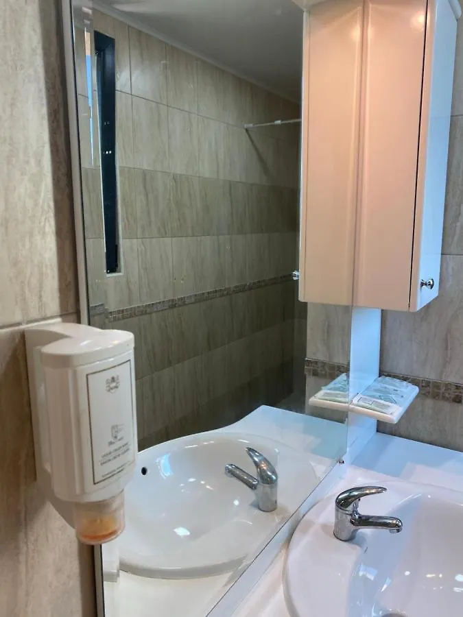 Empera H-L Hotel Napospart